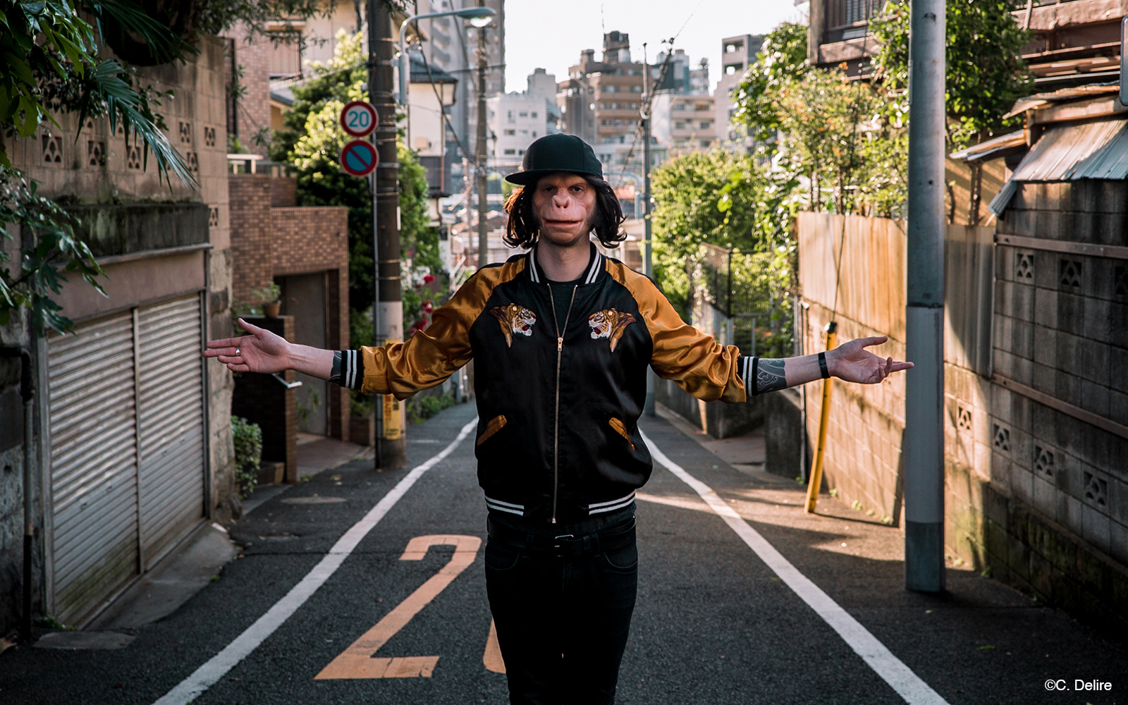 Ambassadeur Toyota : le DJ électro-synthpop Kid Noize en tournée avec le Toyota C-HR.