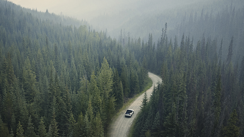 Quoi de plus facile que de rendre la planète nettement plus bleue ? Rouler en Toyota RAV4 Hybride fait la part belle à la traction électrique, qui se recharge automatiquement en roulant et ne consomme pas de carburant !